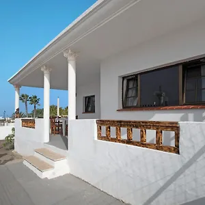 https://villa-diego-teguise-lanzarote.in-canary-islands.com